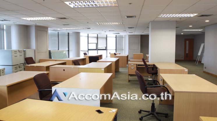 9  Studio Office Space For Rent in Sukhumvit ,Bangkok BTS Ekkamai at Modern Town Building AA17506